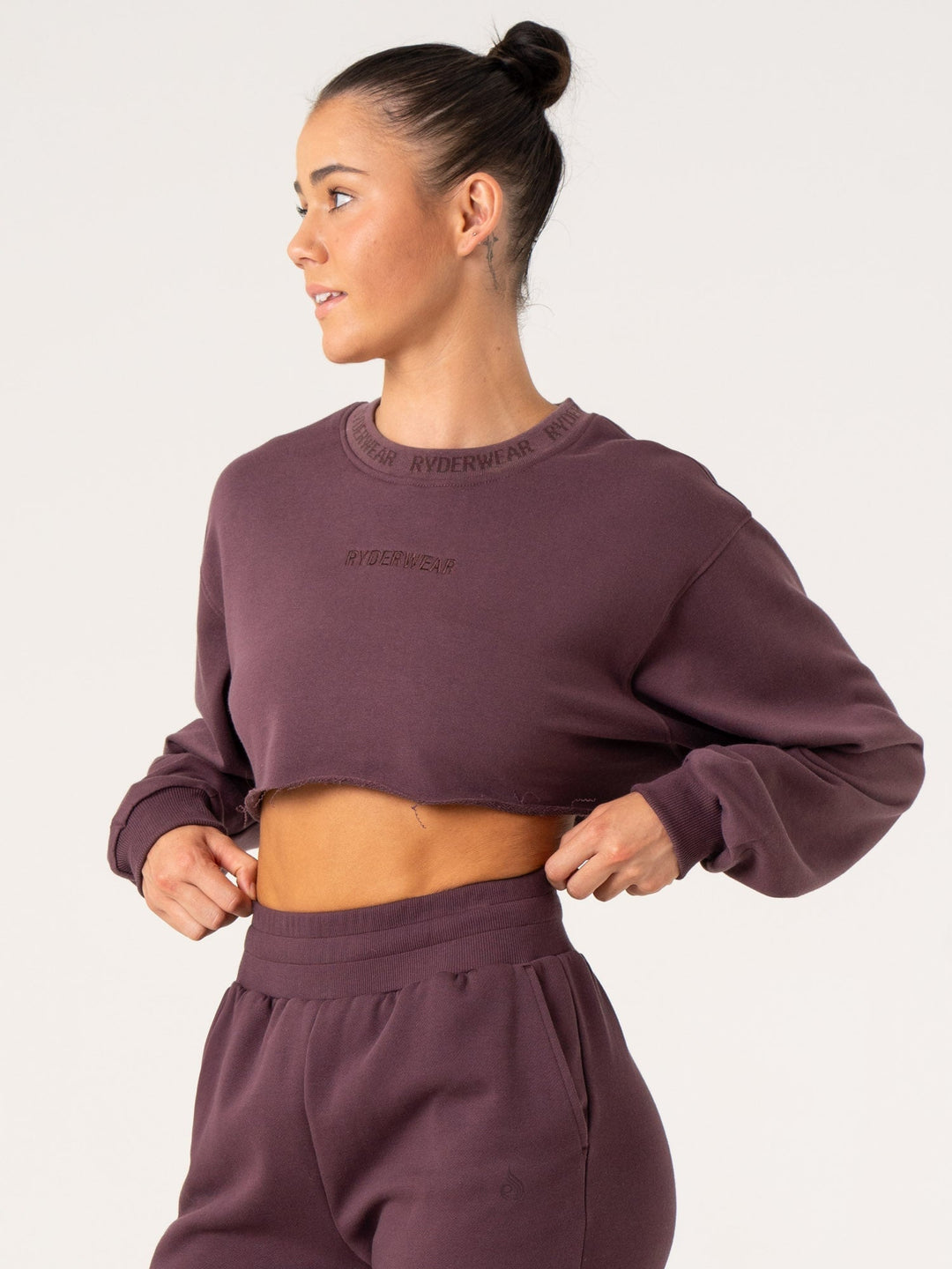 Кроп-толстовка WIDE LEG Sweater Plum — изображение 5