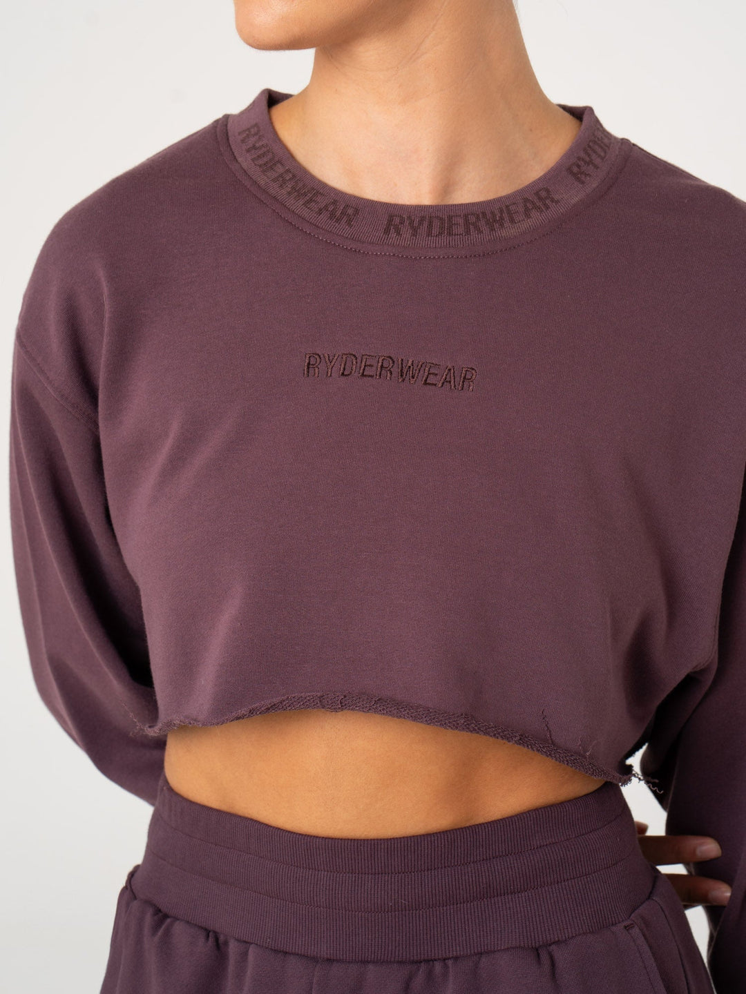 Кроп-толстовка WIDE LEG Sweater Plum — изображение 3